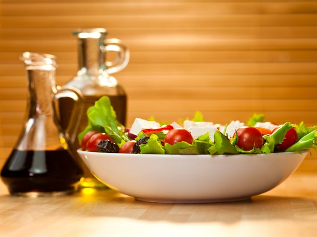 Italian Salad with green noodles